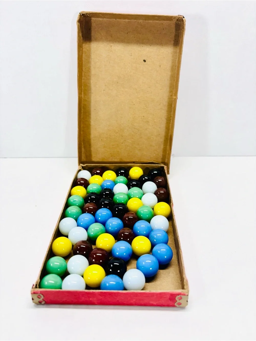 CHINESE AKRO-AGATE CHINESE CHECKERS 58 MARBLES Original Box Vintage 1940’s